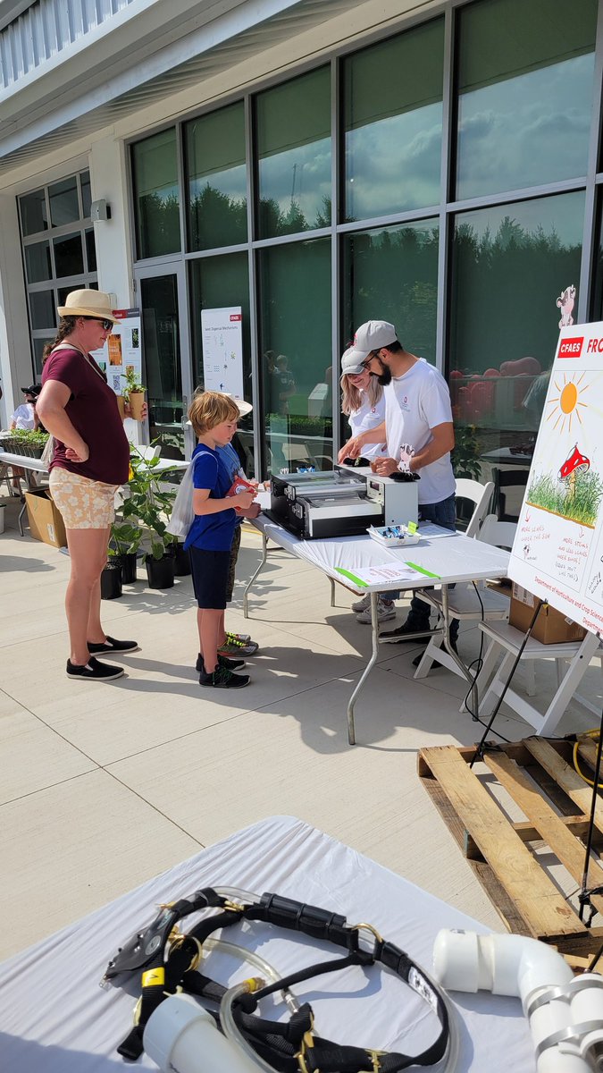 Such a great day sharing how we go from leaf to beef at We Grow Scientists event today! @COSI @CFAES_OSU @osuansci @OSU_HortCropSci @emanoellaotav @cassies201 @LydiaSalsbury @Ribeiro_RH