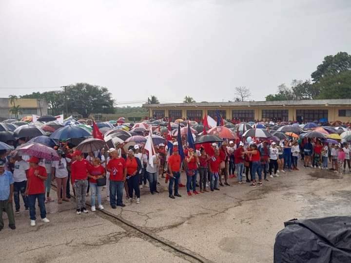 Los trabajadores de #JovenClubCampechuela presentes en el desfile este #1roDeMayo
#PorCubaJuntosCreamos 
#ProvinciaGranma
#JovenClubTeConecta