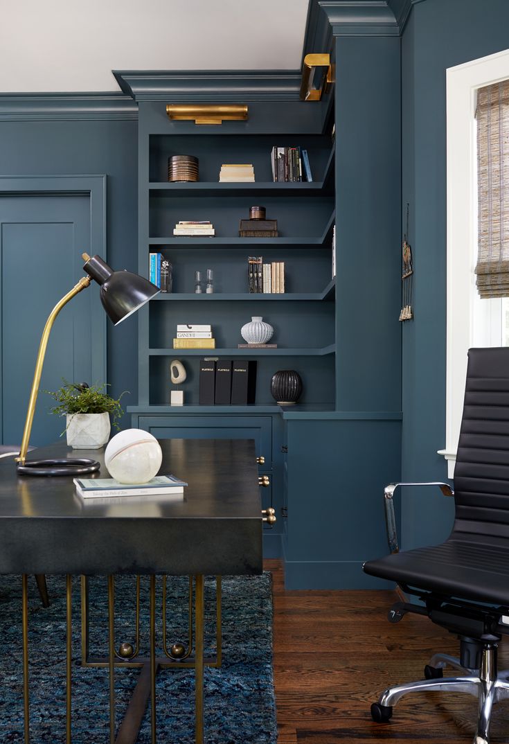 This home office is a statement. 🥰🥰

#homeofficeideas #HomeOfficeDecor #BoldDesign #CreativeWorkspaces #HomeOfficeCrafting #HomeOffice #Inspiration #HomeOfficeGoals