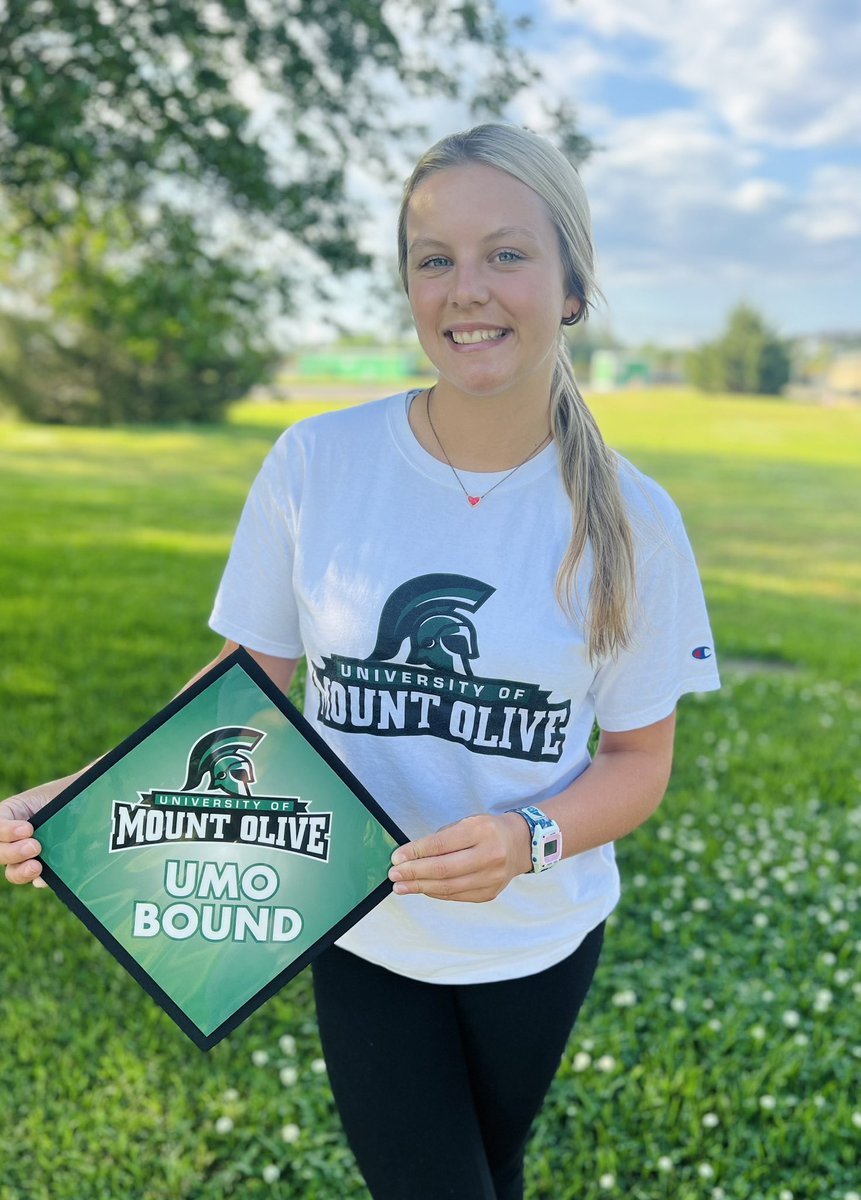 Happy #NationalDecisionDay Class of 2024!! So excited to be #UMOBound 💚💚💚💚