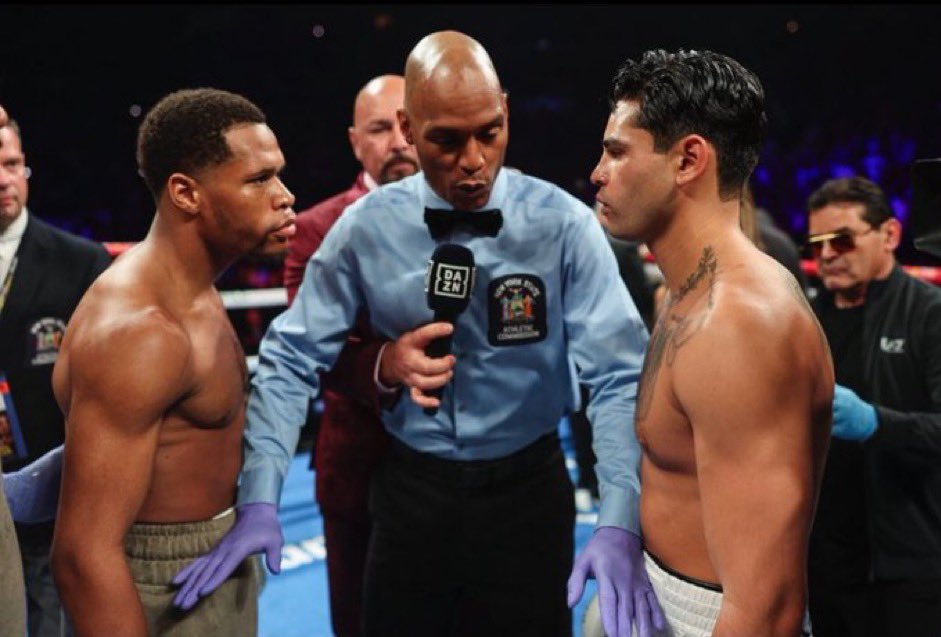 Hold on let me get this straight so @Realdevinhaney kept getting hit with the SAME LEFT HOOK because @RyanGarcia allegedly took PEDS.  Not because of his trash ass Defense 😂😂 yall making his loss look even worse. I wanna see how this shit plays out 😂