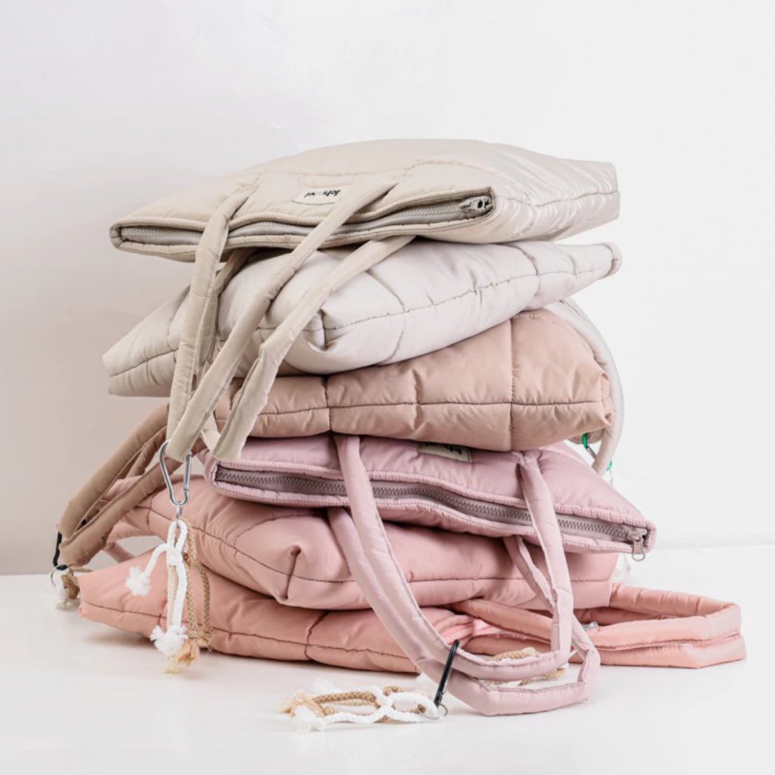 khuvi puffy bag ni cute sangatla, rasa macam nak beli semua colourrr je 🥹🎀