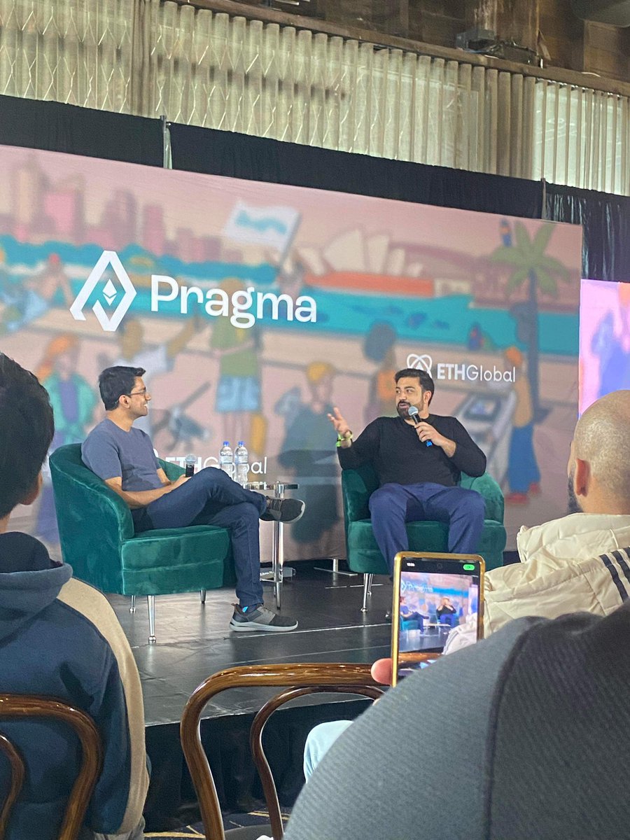 Fireside chat with @roham at @ETHGlobal Pragma Sydney 🔥 🏀 Building consumer crypto apps 🌊 Flow extending the EVM