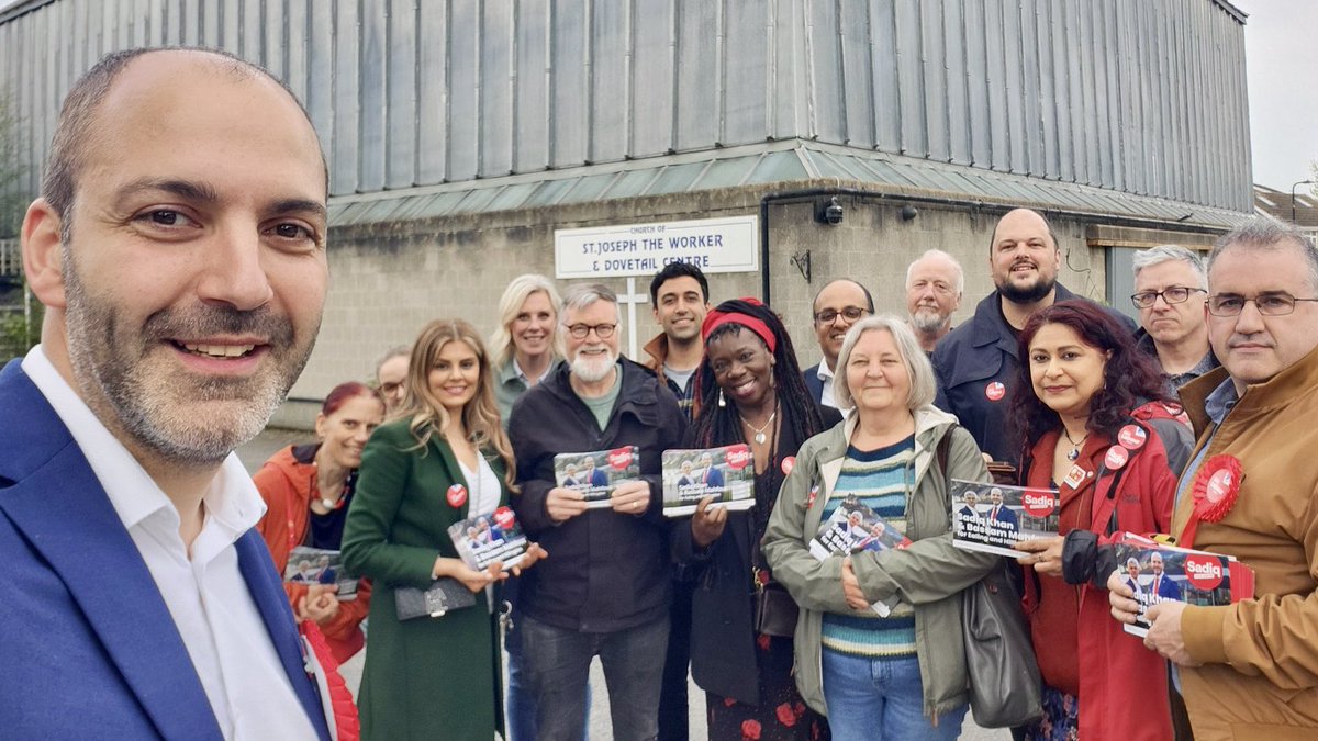 #EveOfPoll on the #LabourDoorstep in #Northolt with @BassamMahfouz @dee_martin146 & @EalingLabour colleagues, residents looking forward to voting for @SadiqKhan & @LondonLabour tomorrow! Others delighted to tell us they’d already voted! 🌹🌹🌹 #VoteLabour & don’t forget your ID!