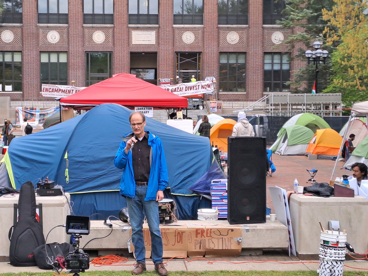 Earlier today I spoke at a May Day rally organized by @TAHRIRumich. Students have been encamped for 2 weeks, calling on @UMich to divest endowment funds from Israel's military, which is fighting an inhumane war in Gaza. The Regents have so far declined to meet them. 1/