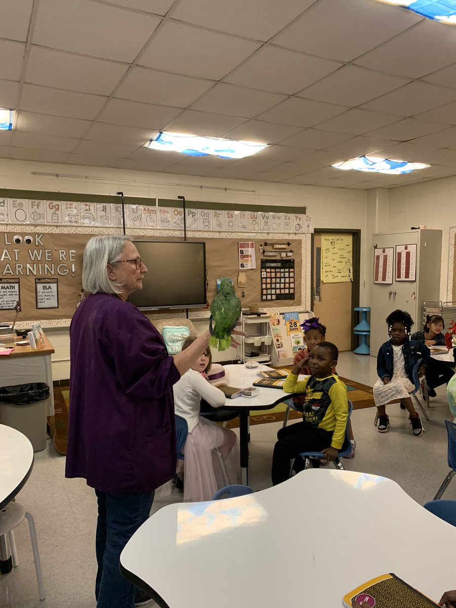 When your knowledge of birds gets put into practice! Thanks, Ms. Rhonda, for sharing your friend with the @GutermuthES first graders today!! @JCASLKY @ELeducation @JCPS_LMS #birdnerds @alexiswagner98 @MsAbell1st @MrsPennington5