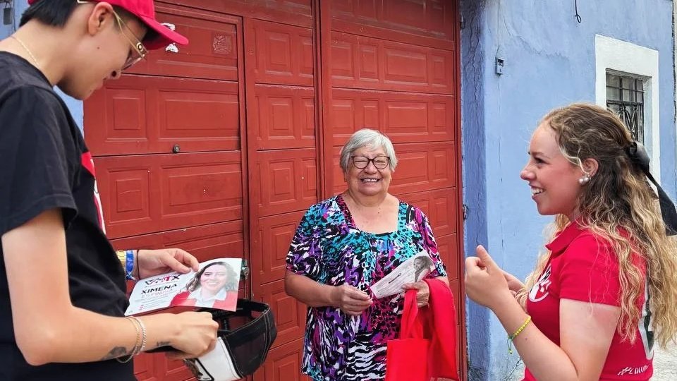 A tan solo 31 días para recuperar nuestro #Distrito21 en #Iztapalapa 💚🤍❤️

Las y los vecinos buscan gente joven que los represente, escuche y confíen en ellos para mejorar sus colonias ✨️

Por eso, #VotaPRI ❤️ ESTE 2 JUNIO. Vota #XimenaDiputada