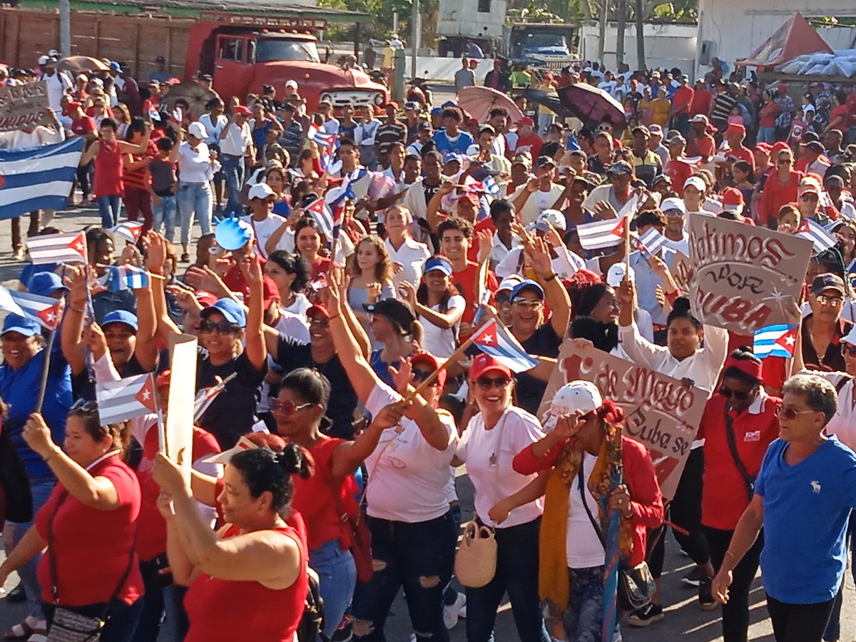 Todos nuestros trabajadores festejando su día llenos de alegría y motivación con la convicción de que #PorCubaJuntosCreamos #1roDeMayo #CultivandoRevolucion #PorNuevasVictorias #PinardelRío
