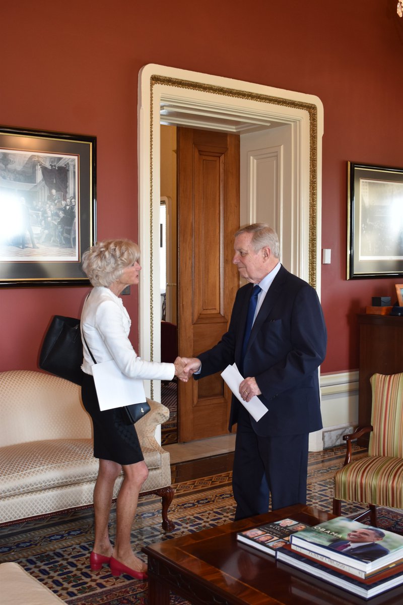 The most important investment we can make in America's future is in scientific research—especially within our universities. I thanked @AAUniversities President Snyder for the work she’s doing to ensure our research universities thrive across the country and Illinois.