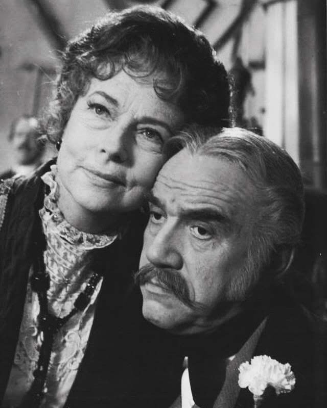 Tonight in 1974 — Agnes Moorehead’s final performance aired on NBC. She starred opposite Lorne Greene in REX HARRISON PRESENTS...STORIES OF LOVE, a pilot for an anthology series. Moorehead died the day before the broadcast at age 73. YouTube: youtu.be/XFb6ggqpLGc?t=…