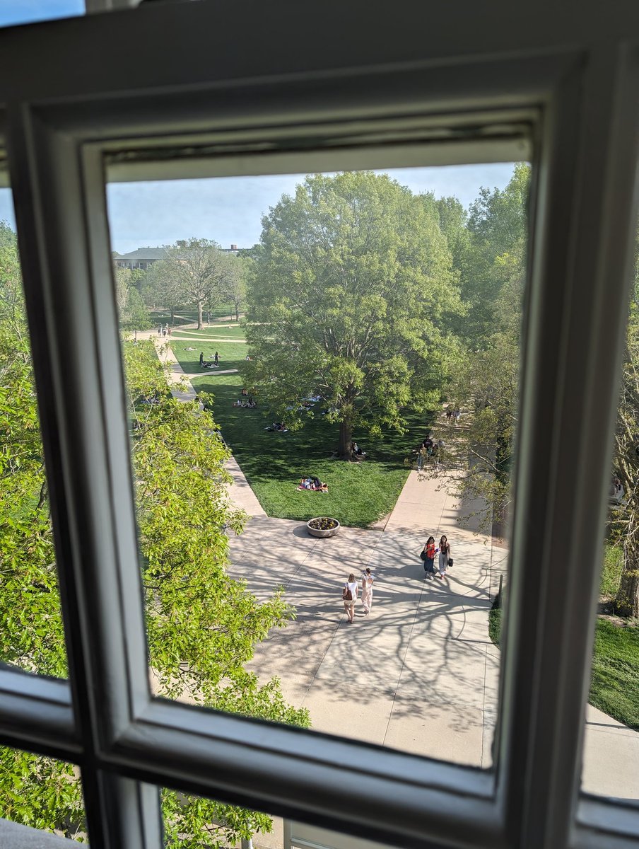 And again I forgot to take a photo with a great host so here is a photo from my room at UIUC. Thanks @vuraweislab
for a wonderful visit! So many fun conversations today about spectroscopy, catalysis, and photochemistry #tenuretour #compchem