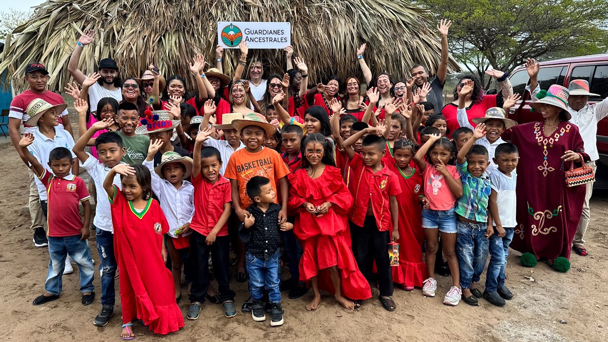 Hoy les quiero compartir un hilo de lo que fue el primer evento de Guardianes Ancestrales en la guajira con los niños y niñas de la comunidad wayuu el pasado 26 de abril del 2024.