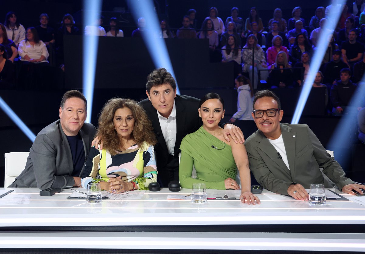 Este viernes a las 22:00 horas, #TuCaraMeSuena (@TuCaraMSuena) regresa con su cuarta entrega a @antena3com La gala contará con Henar Álvarez y @percebesygrelos como estrellas invitadas. Las dos cómicas imitarán a Thalia y Kenia Os con su tema ‘Para no verte más’.