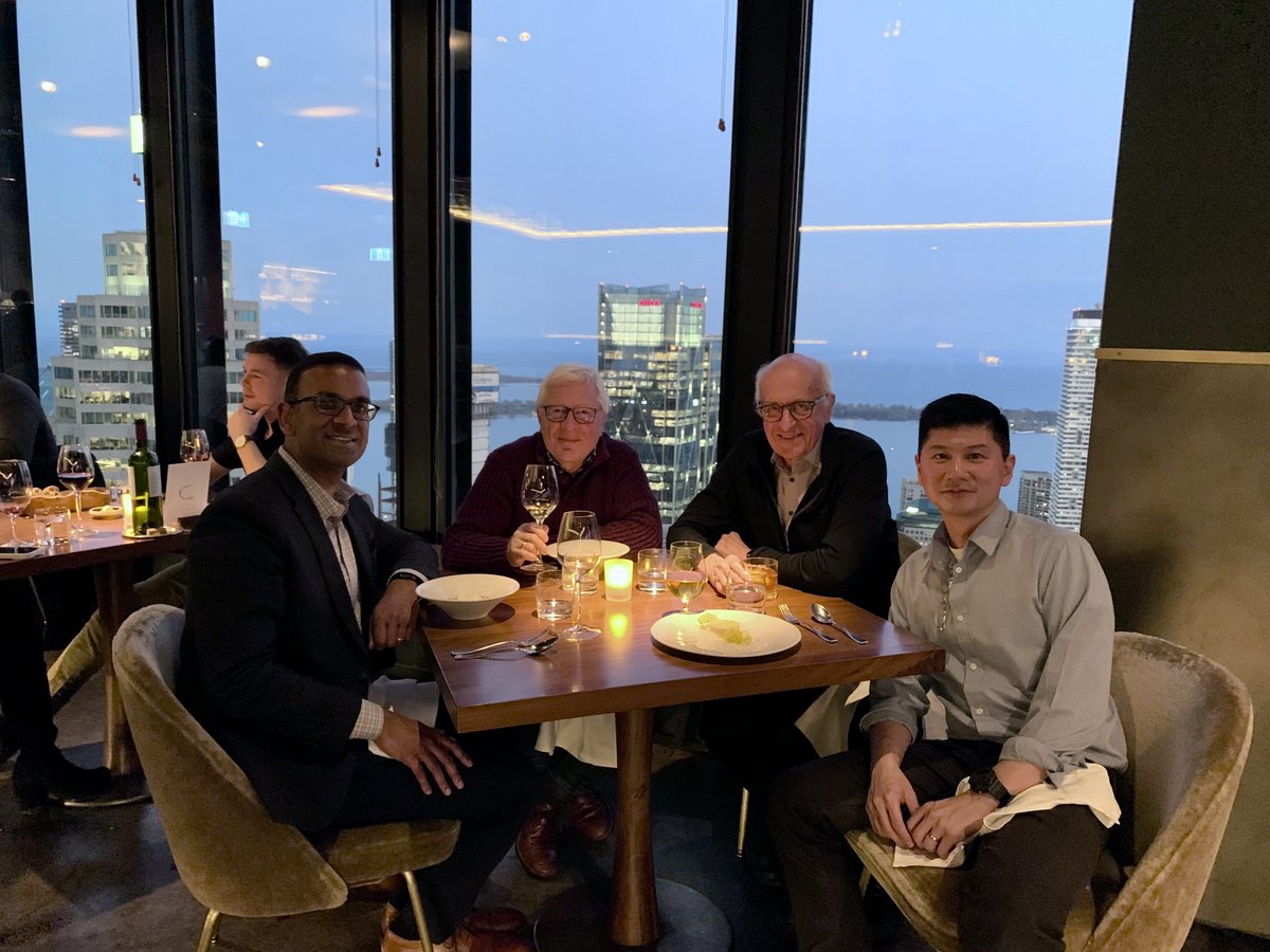 Delighted to have made it to Toronto (after a bit of a delay) and excited to visit @pmcancercentre @UHN tomorrow! Wonderful dinner at Canoe Restaurant with a birds-eye city view with John Dick, Gordon Keller, and Steve Chan! 🙏 @stephxie!