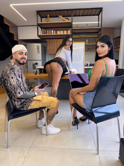 ℕ𝕦𝕖𝕧𝕠 𝕍𝕚𝕕𝕖𝕠 🔞𝐂𝐋𝐀𝐒𝐄 𝐃𝐄 𝐒𝐄𝐗𝐎 𝐓𝐄𝐑𝐌𝐈𝐍𝐀 𝐄𝐍 𝐓𝐑𝐈𝐎 𝐀𝐑𝐃𝐈𝐄𝐍𝐓𝐄🔞 𝗛𝗼𝘆 𝘃𝗶𝗻𝗲 𝗮 𝗱𝗮𝗿 𝗰𝗹𝗮𝘀𝗲𝘀 𝗱𝗲 𝘀𝗲𝘅𝗼 𝗮 𝘂𝗻𝗮 𝗽𝗮𝗿𝗲𝗷𝗮 𝗾𝘂𝗲 𝗻𝗼