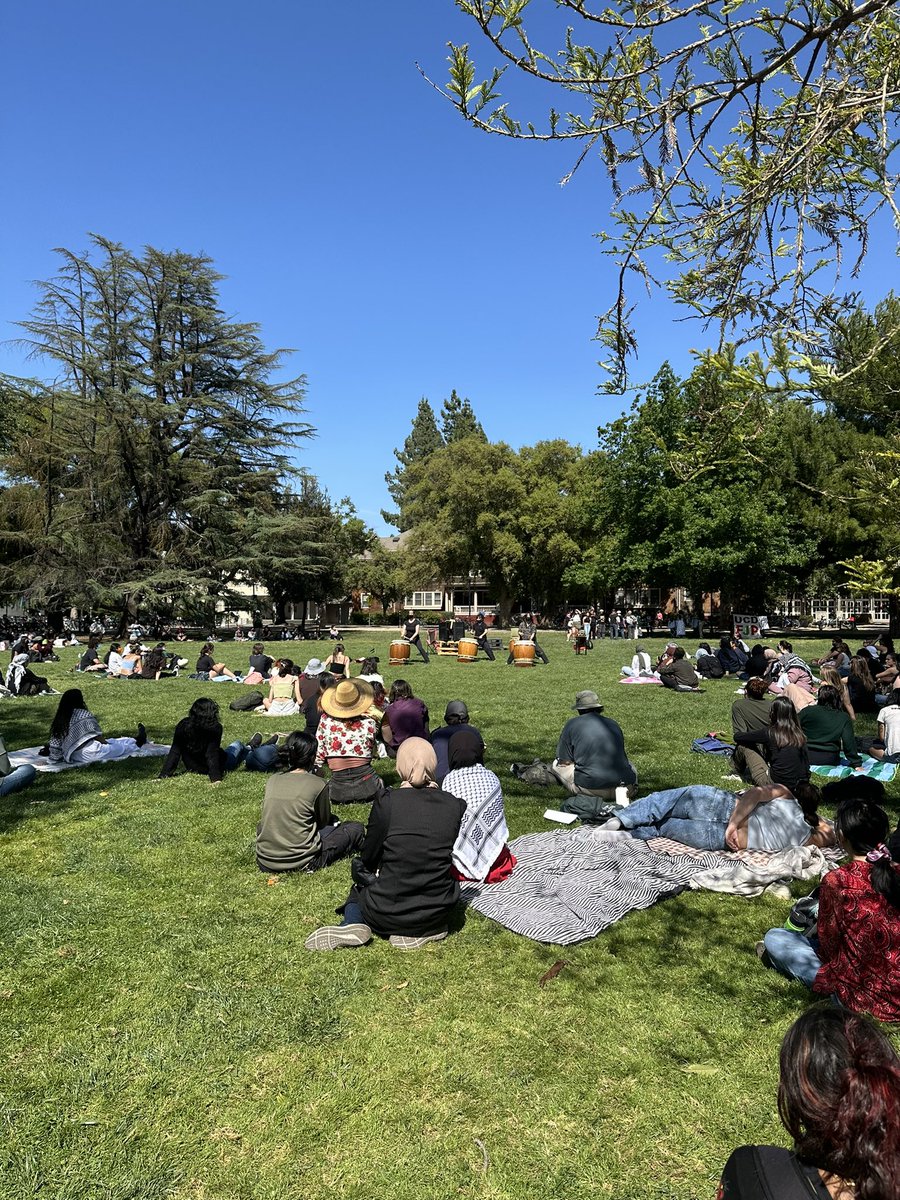 UC Davis May Day for Palestine 🇵🇸 Faculty, students, and researchers came together to share joy, grief, anger, art, prayer, silence, and solidarity. Workers unite against settler colonialism, apartheid and genocide!