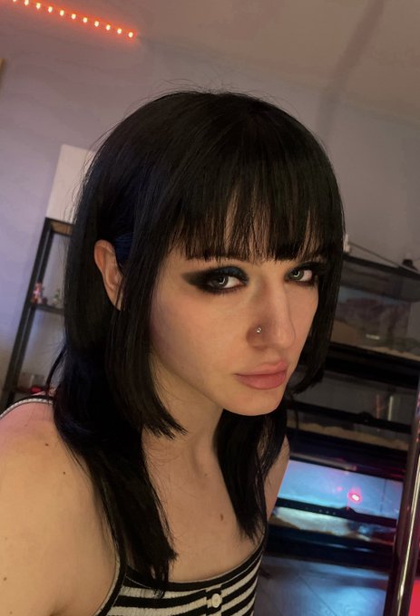 👁️👄👁️ https://t.co/zdWYYiRPRr