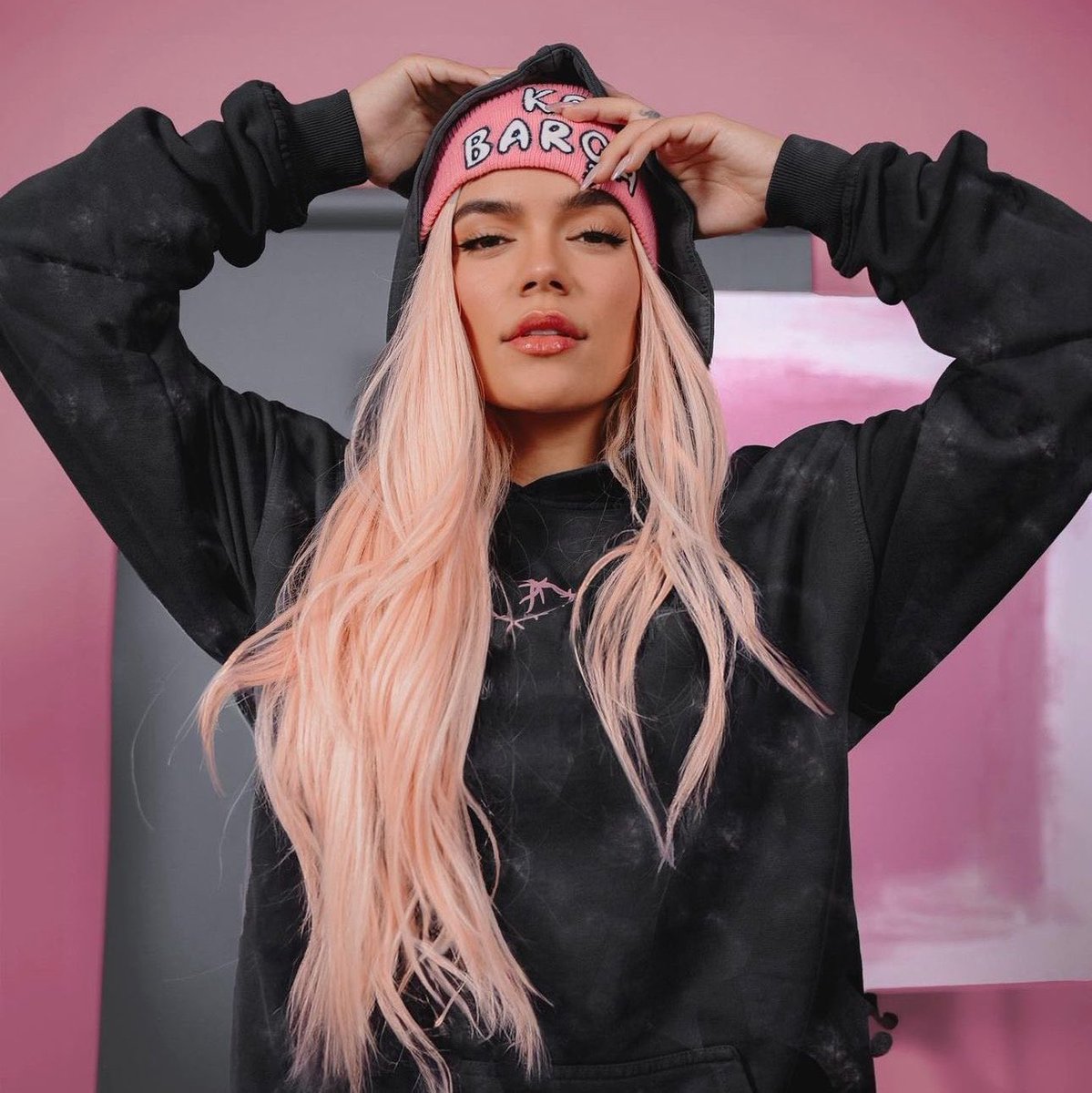 Em entrevista para a “Billboard Brasil”, Karol G afirma que tem uma relação especial com Pabllo Vittar.