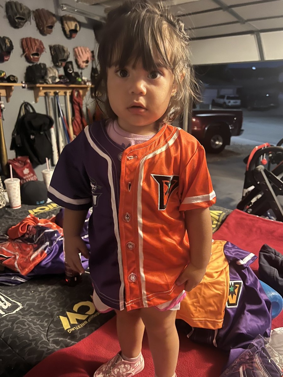 Brothers who are ex @SHSBaseball__ pitchers could face each other Sat in Abilene! Isiah Campa @UTRGVBaseball and Iain Campa @ACU_Baseball (their neice is ready) @Fchavezeptimes @Jalvarbulldog 
@RobMtz_UTRGV