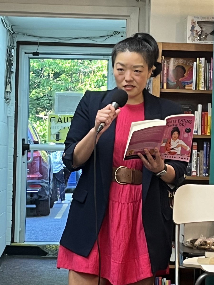 .⁦@patriciapark718⁩ doing her amazing thing ⁦@PoliticsProse⁩ - Love how humor opens doors for writers to look at the real stuff. Oh and also cooking shows. #authorlife #YA #booklove #bookstores