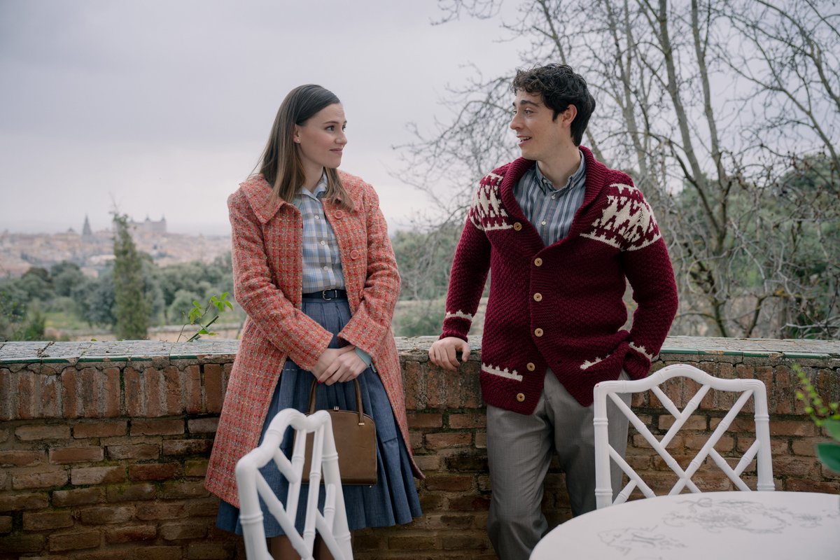 #SueñosDeLibertad | Mateo y Claudia tienen un nuevo acercamiento. Marta intenta mediar entre Isidro y Fina hablando bien de su amante. María, harta del comedor social, decide hacer otra actividad para seguir demostrando a Andrés su solidaridad, este viernes en @antena3com