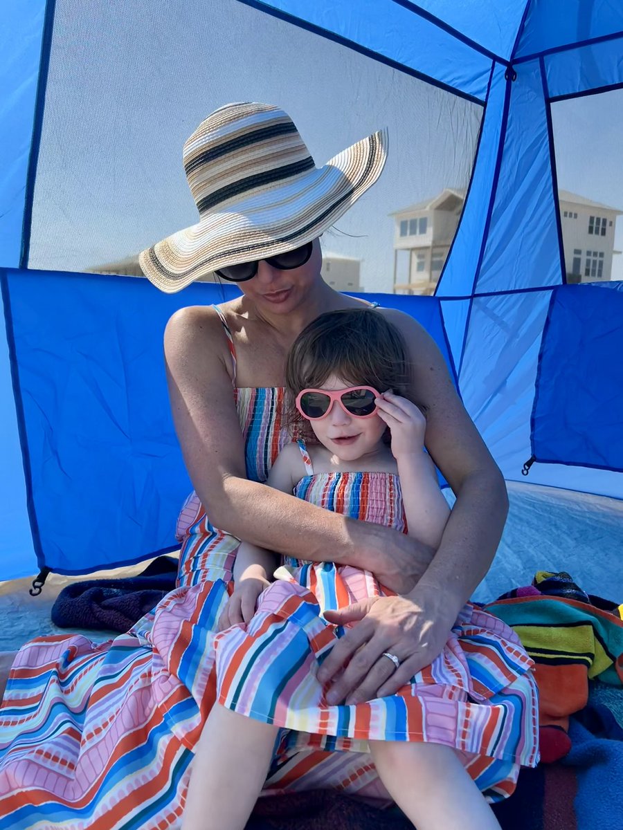 You can count on me like 1, 2, 3 💕 #motherdaughtertime #mommyandme #myminime #matchingoutfits #mommyandmefashion #momandme #momlife #beach #beachlife #beaches #beachvibes #matching #beachtime #bff #ootd #ootdinspiration #besties #2yearsold #twinning #gulfshores #gulfshores