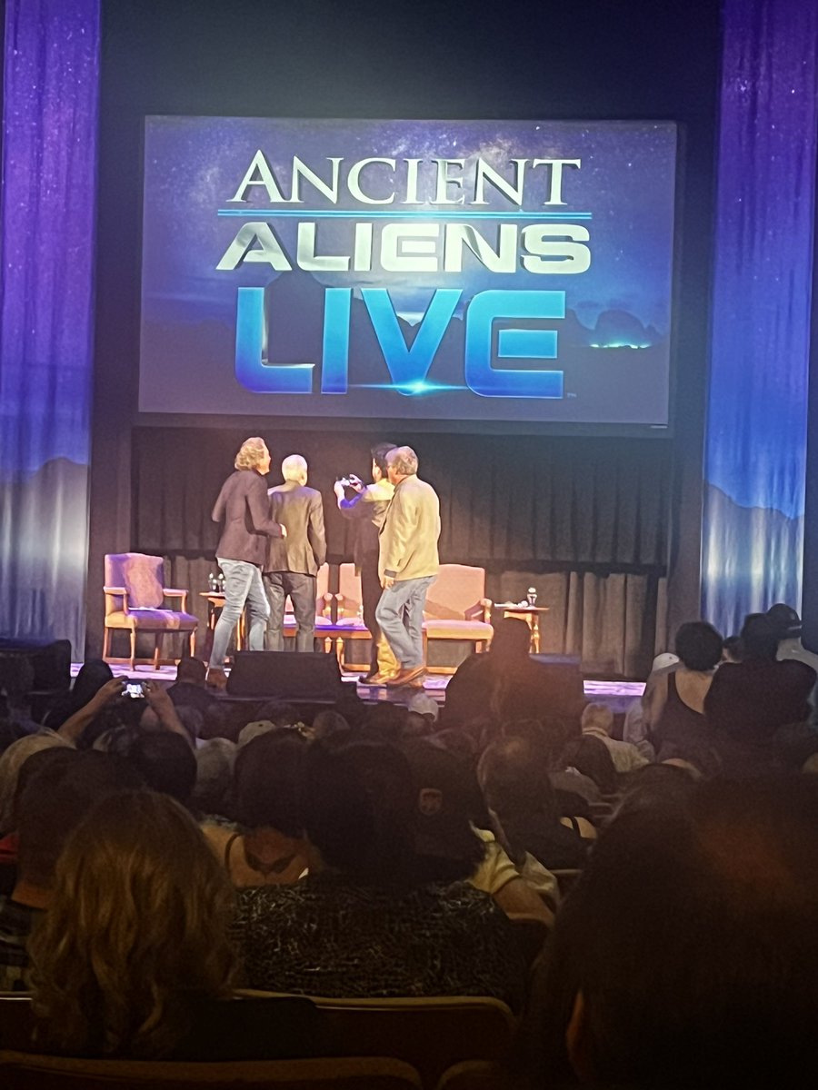 @AncientAliens This is our side of the selfie! Great show, thanks for coming to Scranton!