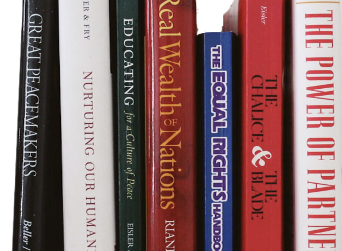 Dr. @RianeEisler’s extensive research published in her books has inspired scholars and social activists. 

Her research has had an effect in many fields, including history, literature, philosophy, art, economics, and much more!

Visit the bookshelf >> rianeeisler.com/bookshelf/