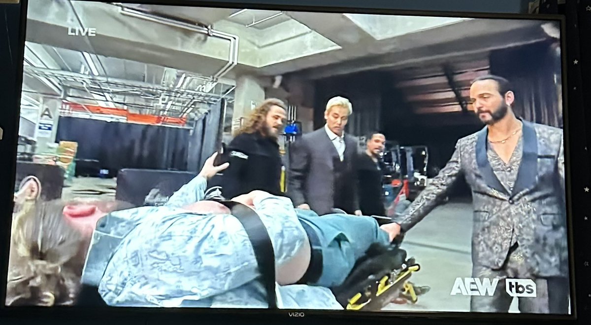 This is a video game escort mission gone horrobly wrong #AEWRampage #AEWDynamite