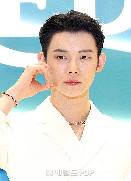 GMijdxHbQAArX6p?format=jpg&name=900x900