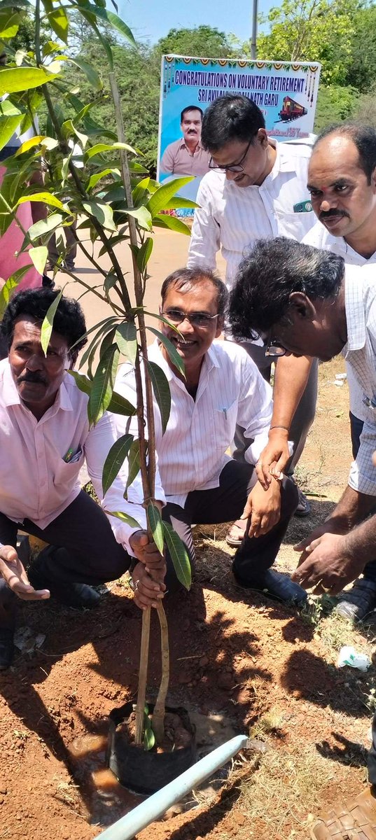 My father's Friend sri.A. Murali Nadh sir, Loco Pilot on his Voluntary Retirement Function planted a Tree at Bitragunta Railway station premises @SCRailwayIndia @indianrailway__ #Bitragunta