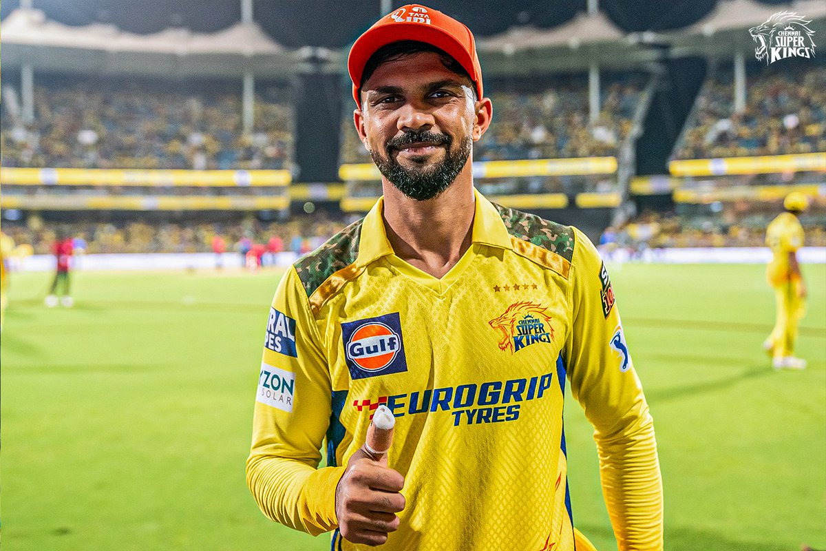Ruturaj Gaikwad giving everything for the CSK franchise with an injured thumb. 🫡

- The Leader of CSK.....!!!!!