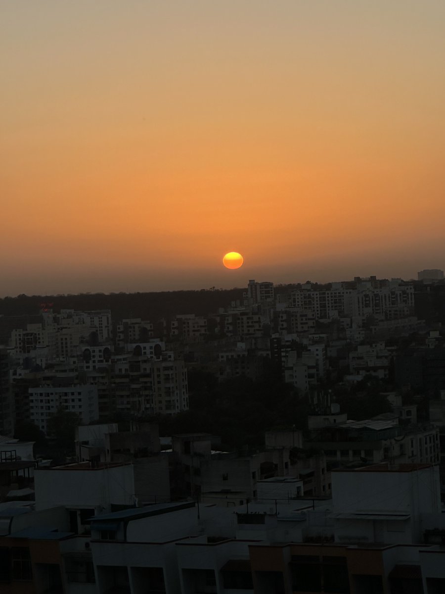 Had captured this beautiful sun from #Kondhwa , #Pune ☀️