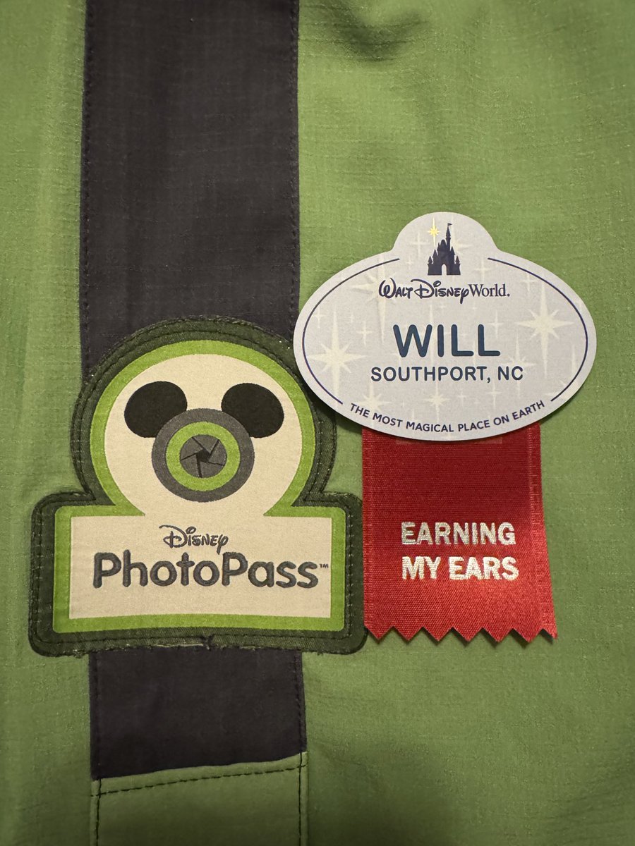 Re-Earning my Ears!! 🏰📸 #WaltDisneyWorld #WaltDisneyWorldResort #Disney #DisneyWorld #MagicKingdom #DisneyCastLife #WaltDisney #MickeyMouse #HappilyEverAfter #photopassphotographer #Photopass #Photographer #photography
