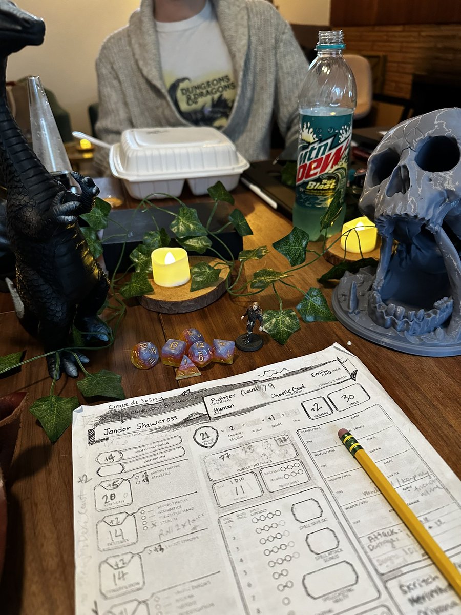 emileevee 🪩 tweet media