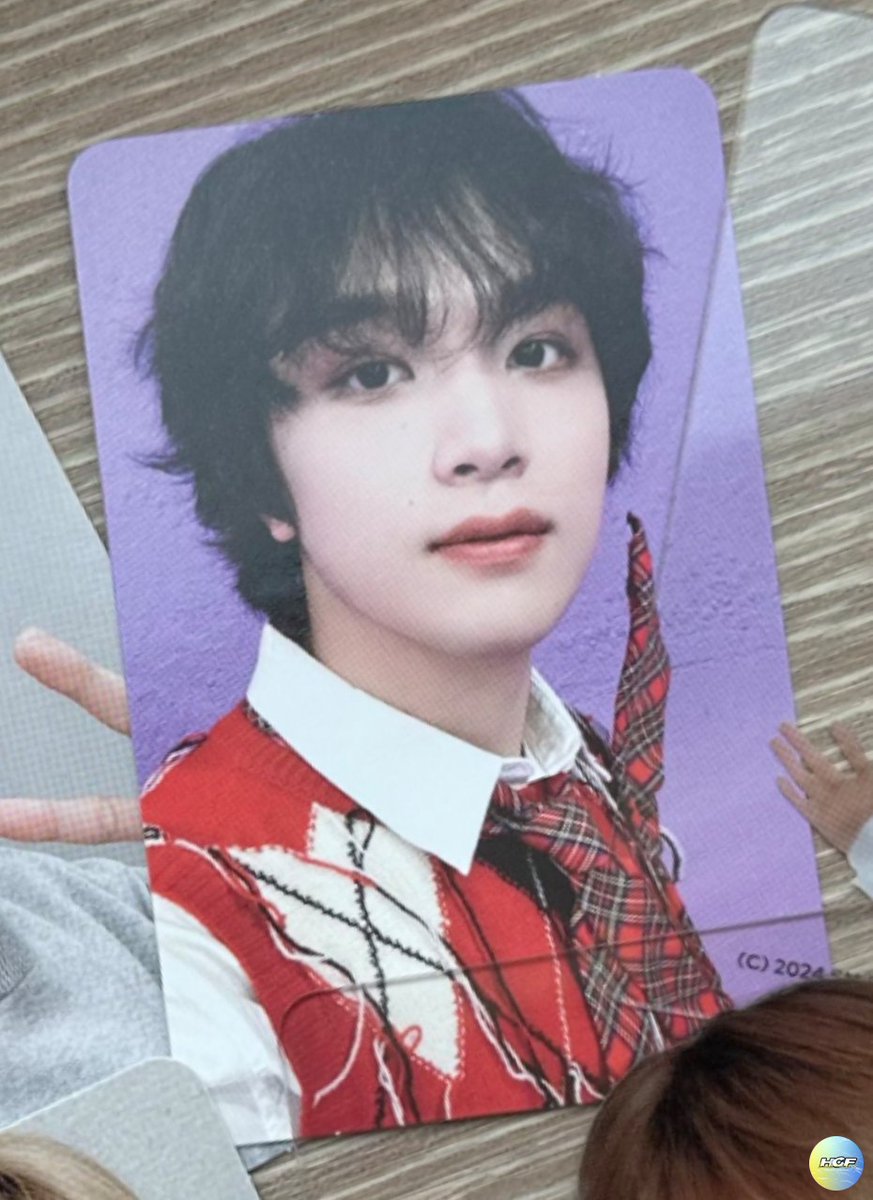 haechan pc curly hair?!?!? cakep banget 😭 cr. 825daze