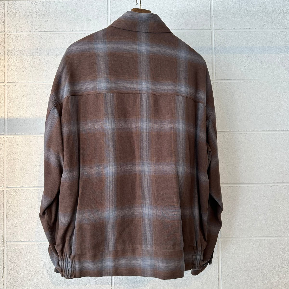 WACKOMARIA OMBRE CHECK 50’S JACKET 表地にレーヨンのチャック柄生地を使用したジップアップジャケット。 左胸のロゴは刺繍です。 We will ship overseas. ㅤㅤㅤㅤㅤㅤㅤㅤ #WACKOMARIA #ワコマリア #guiltyparties #天国東京 #OMBRE #CHECK #50S #JACKET #YOKOHAMA #横浜 #横浜元町