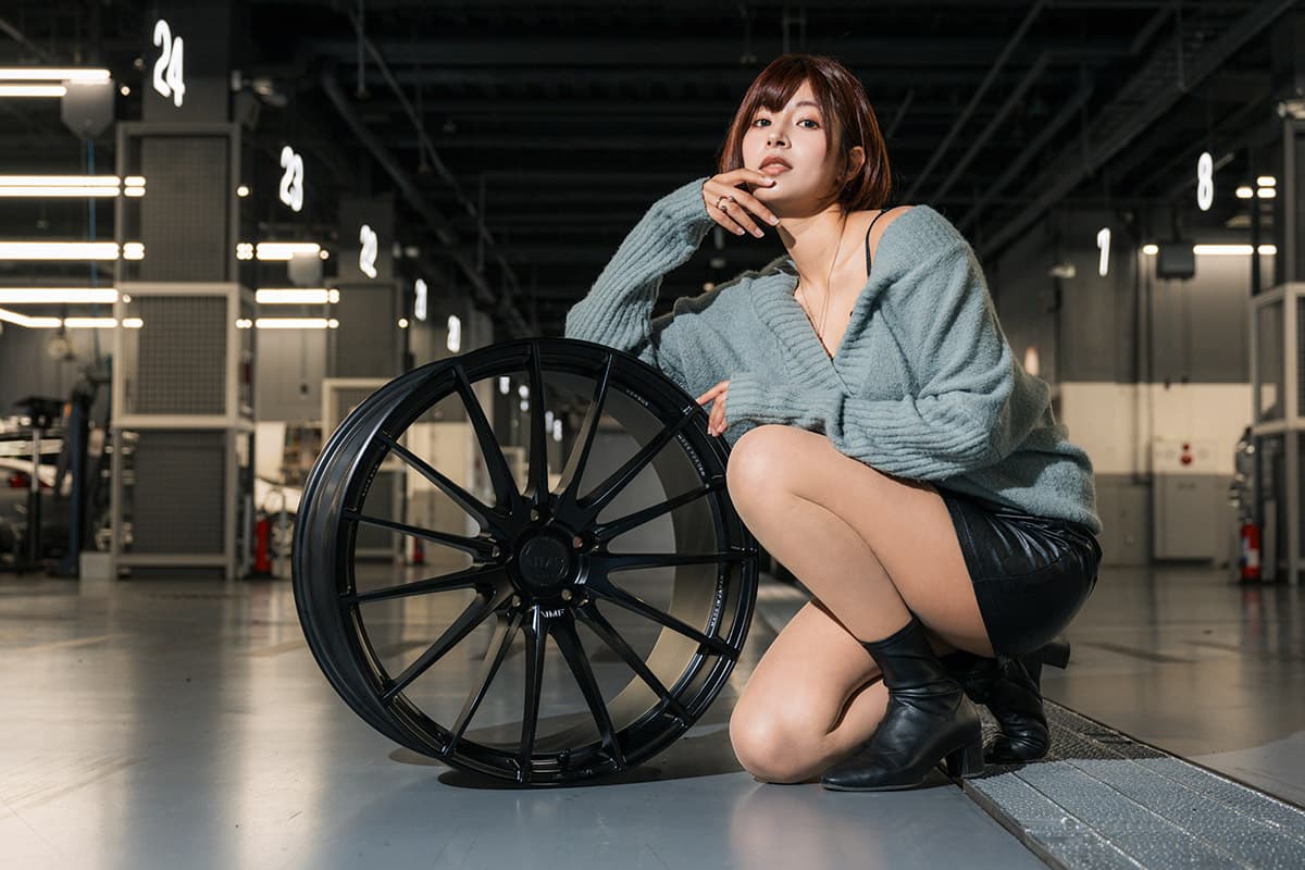 kuruma_newsjp's tweet photo. 今春に発表・発売された、RAYSの新作鍛造ホイール「VMF L-01」を40系ヴェルファイアに装着してみました!
https://t.co/312I7CLZA1
#RAYS #レイズ #VMFL01 #藤井マリー #ヴェルファイア #アルファード #PR https://t.co/6h1K0BJ5Y1