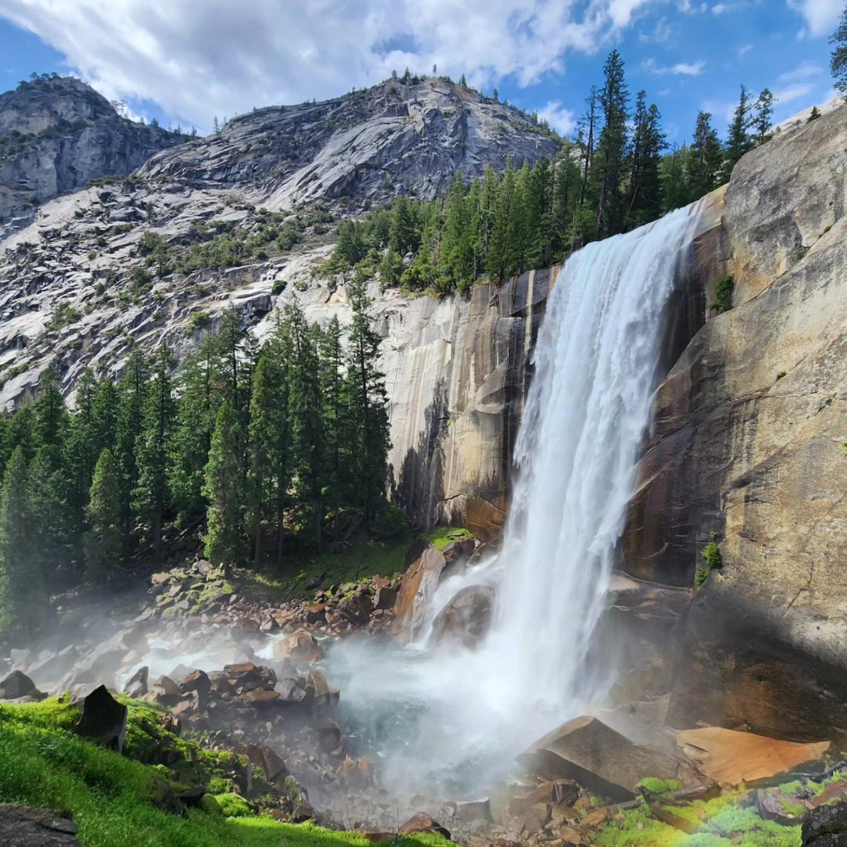 Kai and I will be heading to #Yosemite in a couple of weeks.  Can't wait to be back in it's beauty. #VernalFalls

#Keeponmoving #onefootinfrontoftheother #findyourhappyplace #geocaching #hiking #nature #heavenonearth #enjoyinglife #mountains #mothernaturesbeauty #naturetherapy