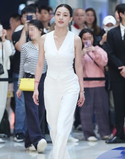 PARK JIHYO:

'Genius, Famous, Millionaire, best leader, Beautiful, Philanthropist, Athlete, Singer, Dancer, Composer, Songwriter, Lyricist, Model, Visual, Endorser, Fashion Icon, Superstar and the future CEO of jype'

JIHYO AT FRED SEOUL 
#FREDxJIHYO #프레드