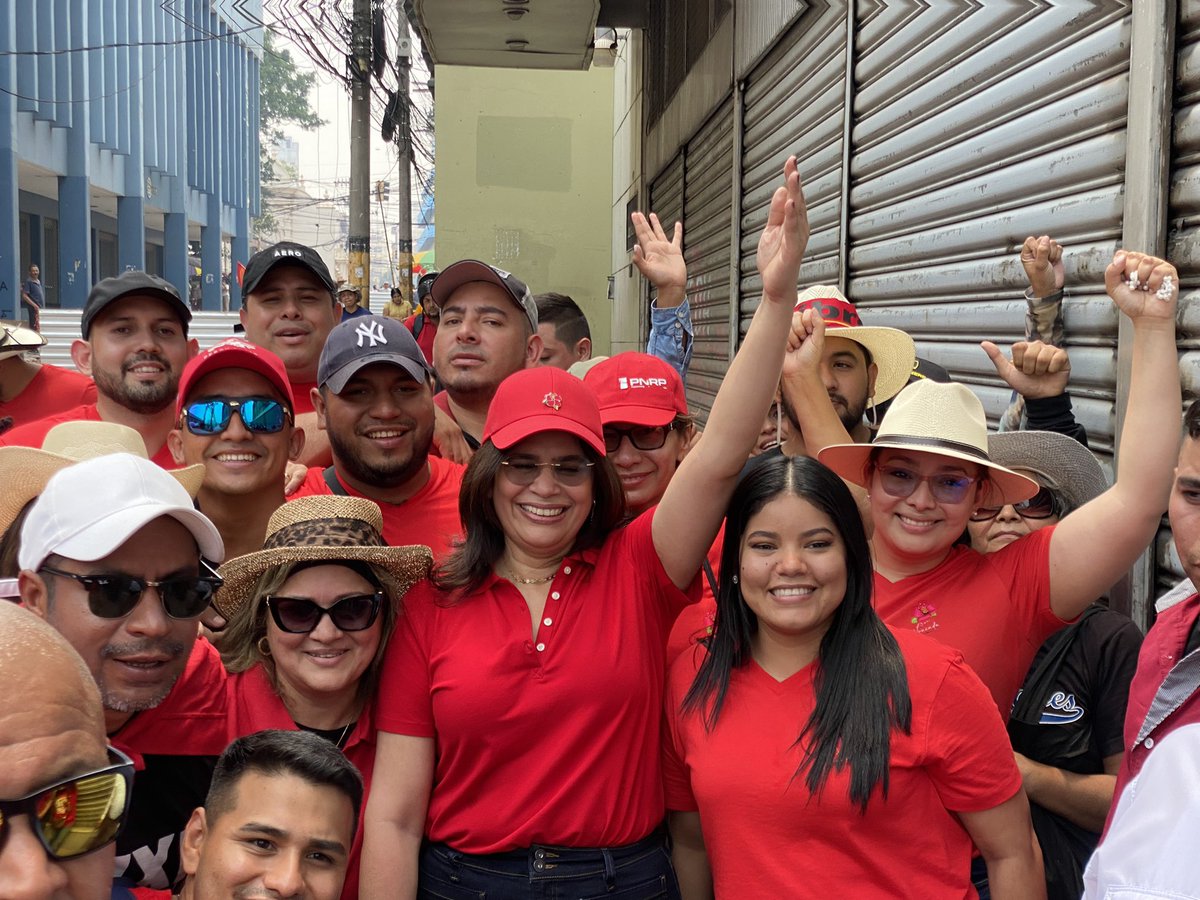 Otra Presidenta que saldrá de las entrañas del pueblo obrero. 🌺♥️🖤

@riximga #EsRixi