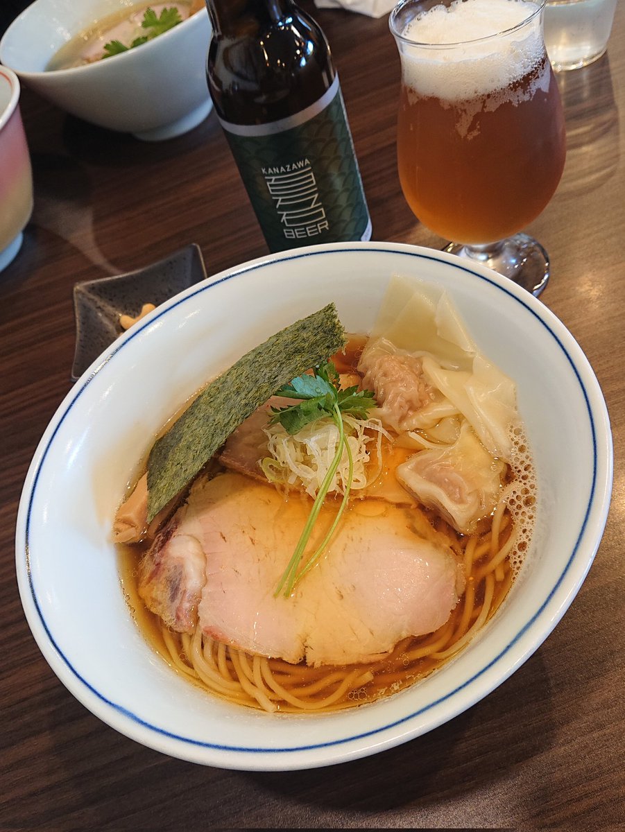 らぁ麺 麦一粒  @北安曇郡松川村                        
【 煮干し醤油らぁ麺 】￥950
  雲呑ニ種  ￥150
  金沢百万石ヴァイツェン🍺 ￥800
  ごちそうさまでした!!😋