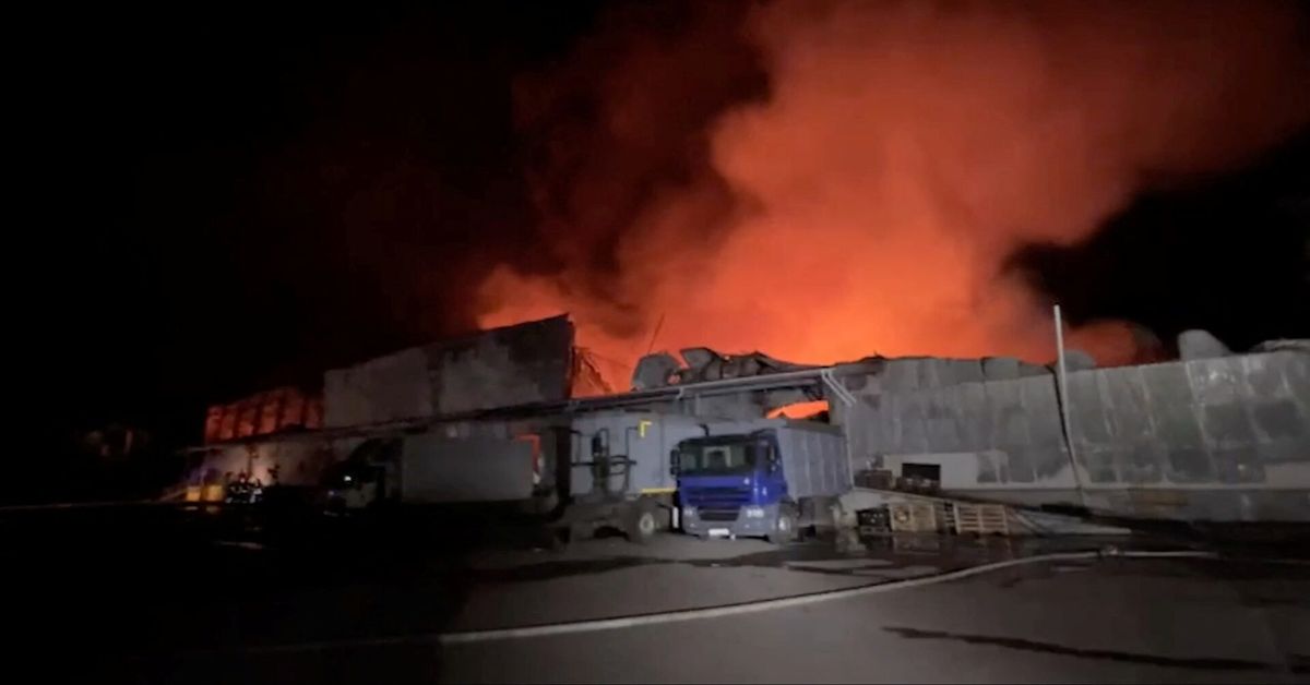 Missile strikes postal depot in Ukraine's Odesa, 14 injured, regional governor says reut.rs/4dmkAo8