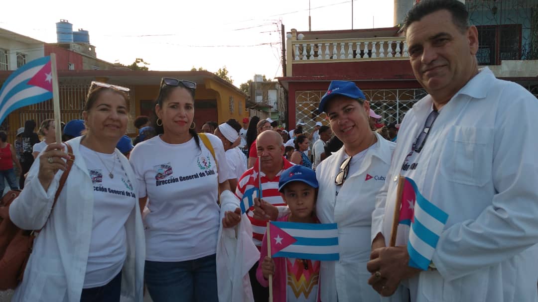 #1Mayo 
#PorCubaJuntosCreamos.
A la altura de éstos tiempos,unidos por #Cuba el sector de la Salud con #LatirAvileño.