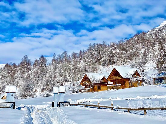 ✅แอลเบเนีย (Albania) “ฟรีวีซ่า” ให้นักท่องเที่ยวชาวไทย 6 มี.ค.ถึง 31 ธ.ค.67 (คาด เป็นช่วงทดลอง) 🏔️แอลเบเนียอยู่ในยุโรป ใต้ติดกรีซ ตะวันตกติดทะเล Adriatic - อิตาลี ทางเหนือมีเทือกเขา Albanian Alps สวยมากมีชายฝั่งทะเลทีมีชื่อเสียง ไม่มีบินตรงจากไทย ต้องต่อเครื่อง ตุรกี ดูไบ ฯลฯ