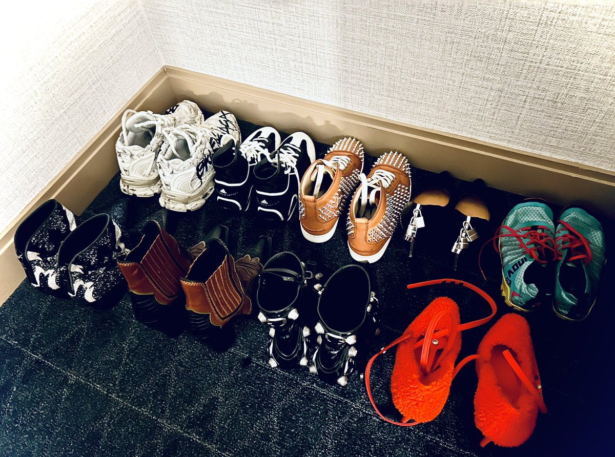 Arriving in San Antonio for #AUA24, the first eminent question is 👉 Do I have the right pairs of shoes 👠👞👟👢with me? Especially as a Bavarian (and #Bavaria is considered the Texas of Germany), living in Philly + visiting #Texas for the first time? Will figure it out…