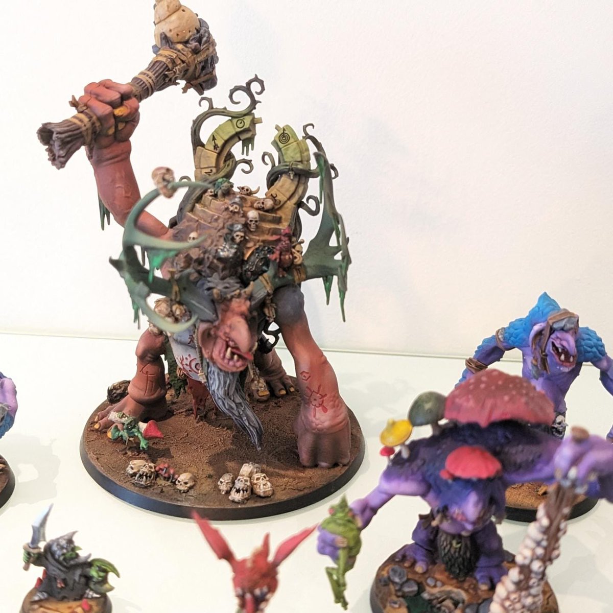 Hey, #WarhammerCommunity, if you’re looking to get a timely and affordable professional paint job done on your miniatures, then check out BattleBrushPaints.com. Here’re a few examples of their work!