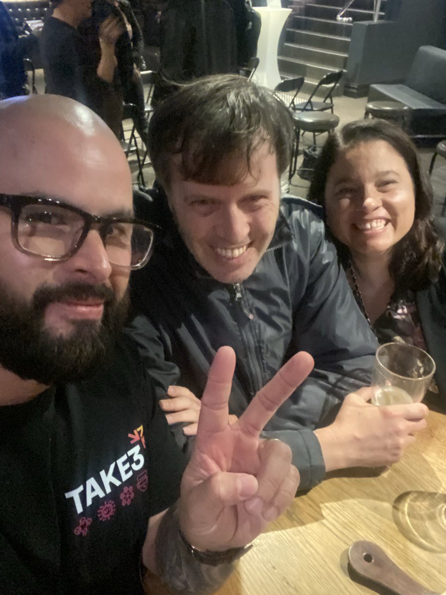 Thanks to @SeanoftheWoke and #XDCNetwork for last night's fringe event hosted by #BlockchainSydney! Great to catch up with so many great people 😀