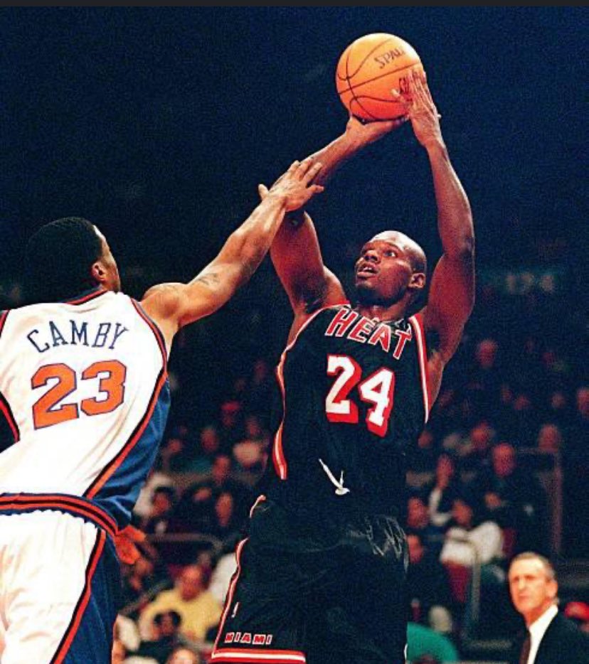 cuadra_patrick's tweet image. Jamal Mashburn SR. not walking through that door.  #PitinoGame #MonsterMash