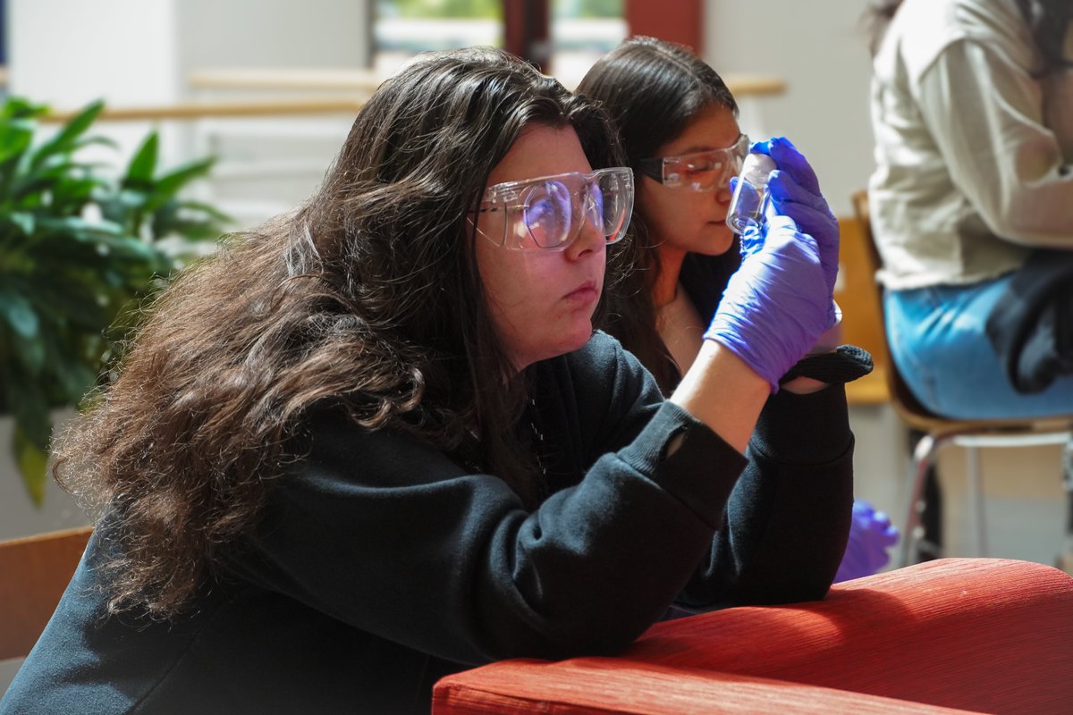nanostanford's tweet photo. Last Friday, students from Santa Rosa Junior College, Woodland Community College, and Las Positas College came to visit. They enjoyed lightning talks, hands-on SEM and AFM experiences, SNF tours, and a college and career panel. It was a day of learning and inspiration! #STEM 🔬 https://t.co/Lw3N3j6eSa